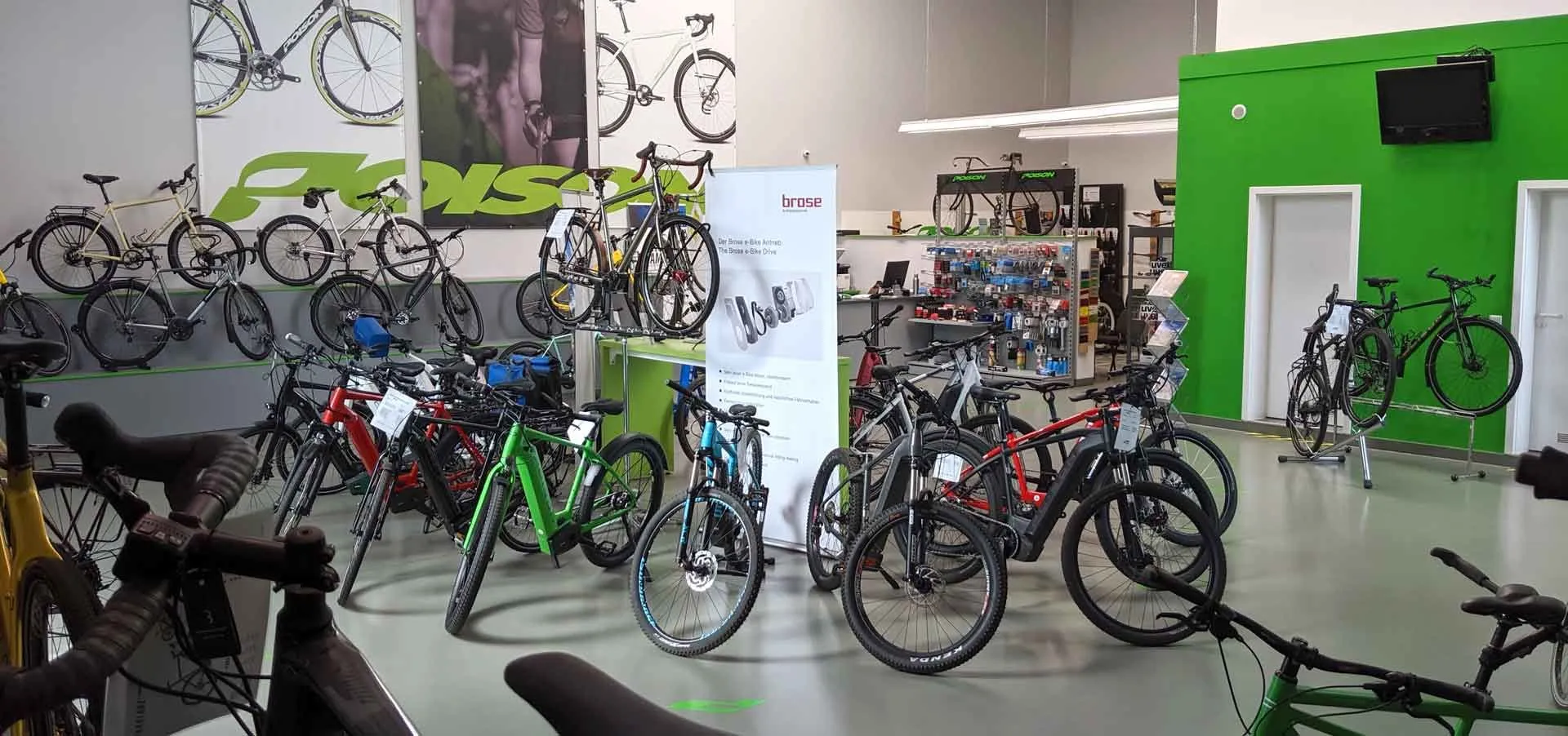 poison-concept-store-ebikes poison-concept-store-ebikes